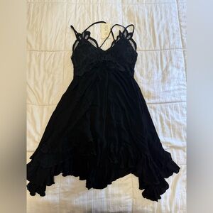 LA MIEL Black Lace Midi Dress